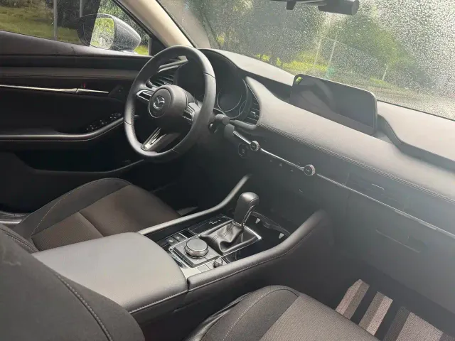 Mazda Axela — Фото автомобиля 7