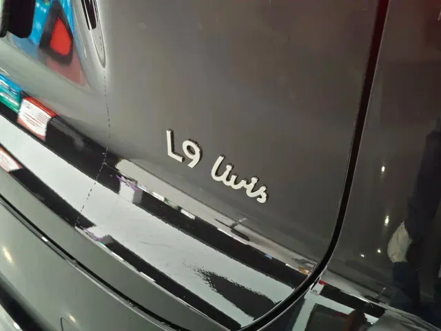 Li Auto L9 — Фото автомобиля 5