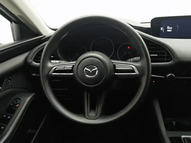 Mazda Axela — Фото автомобиля 11