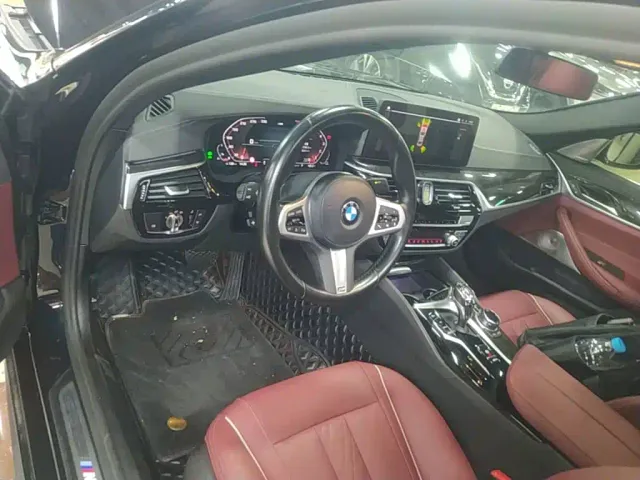 BMW 5 Series — Фото автомобиля 9