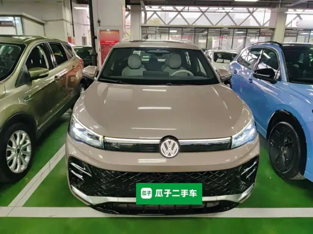 Volkswagen Tiguan L — Фото автомобиля 2
