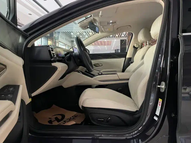 BYD Qin L — Фото автомобиля 11
