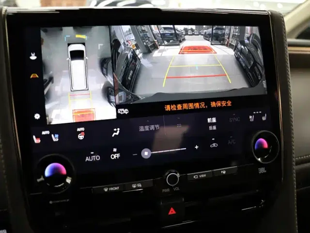 Toyota Alphard — Фото автомобиля 10