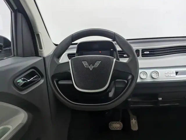 Wuling Hongguang Mini EV — Фото автомобиля 11