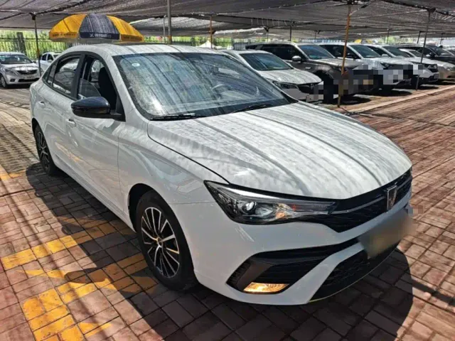 Roewe i5 — Фото автомобиля 3