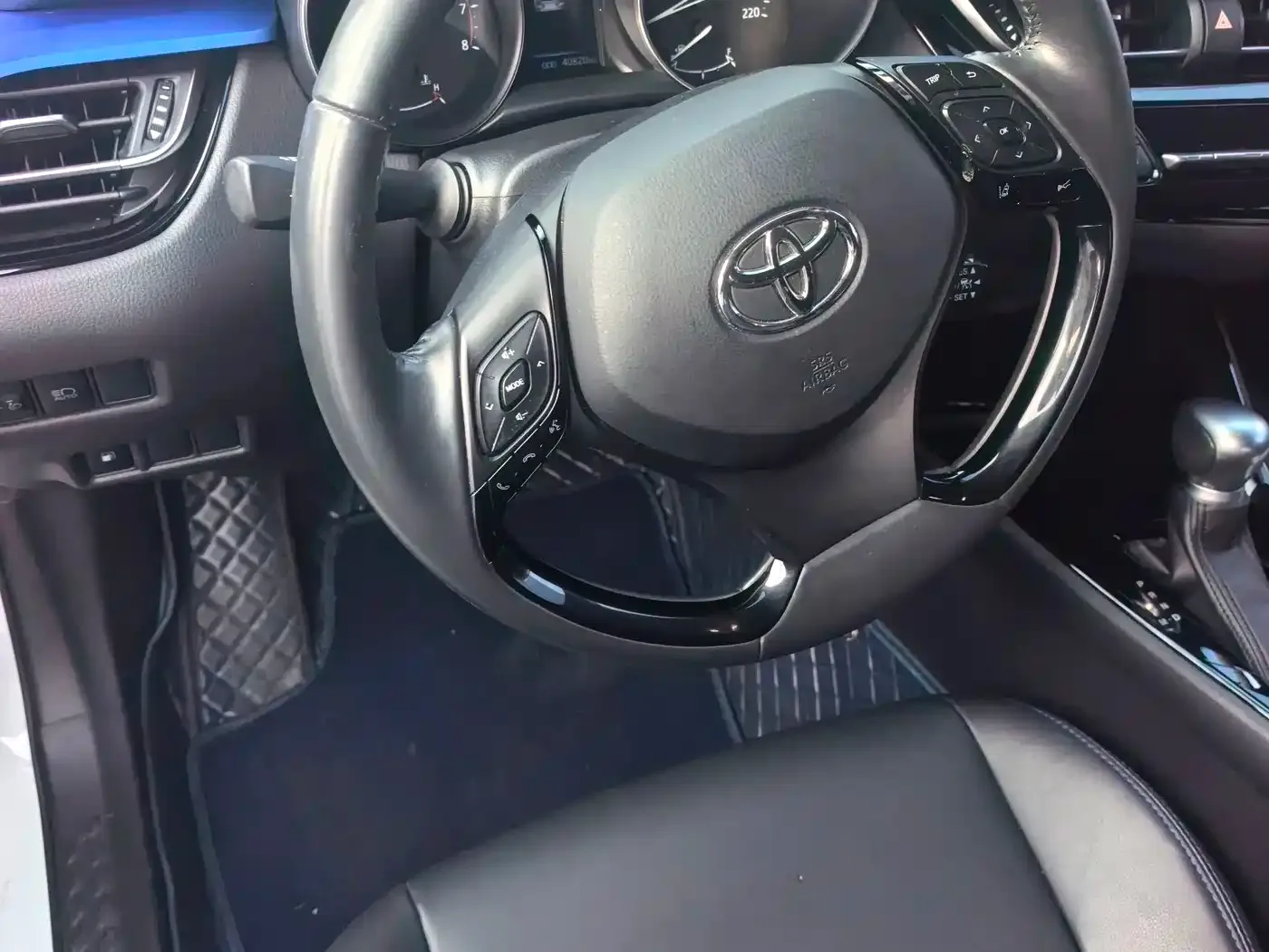 Toyota Toyota C-HR 2022 2.0L Leading Edition — Фото автомобиля 9