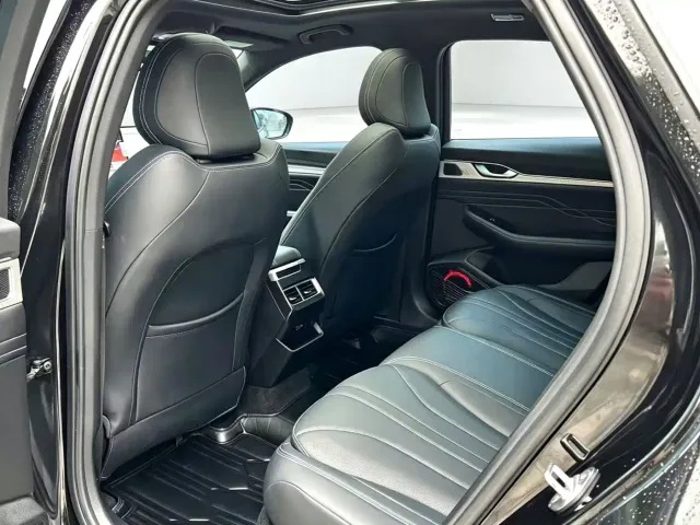 Geely Xingrui — Фото автомобиля 5