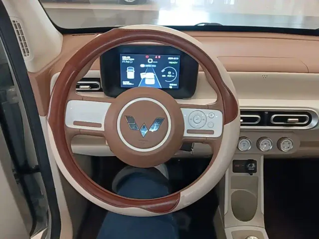 Wuling Hongguang Mini EV — Фото автомобиля 10