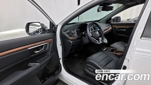 Honda CR-V CR-V 5-е поколение 2.0 гибрид Touring 4WD — Фото автомобиля 8