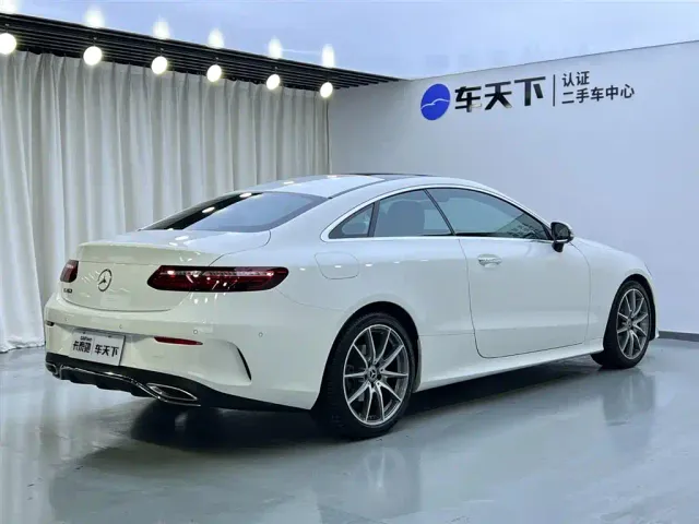 Mercedes-Benz E-Class — Фото автомобиля 5