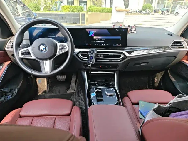 BMW i3 — Фото автомобиля 10