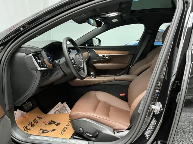 Volvo S90 — Фото автомобиля 7