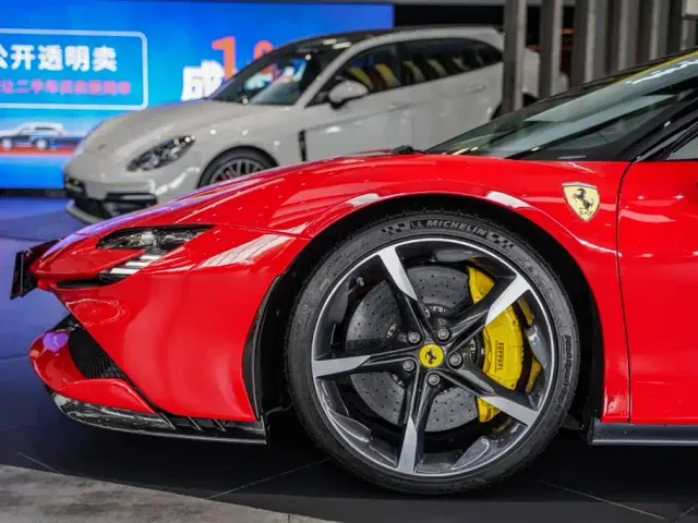 Ferrari SF90 — Фото автомобиля 6