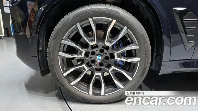 BMW X5 xDrive 40i M Sport — Фото автомобиля 5