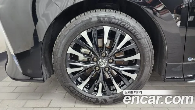 Toyota Alphard — Фото автомобиля 5