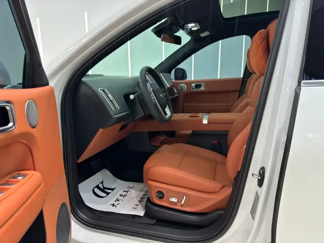 Li Auto Li Auto L6 2025 Pro Smart Renewal Edition — Фото автомобиля 4