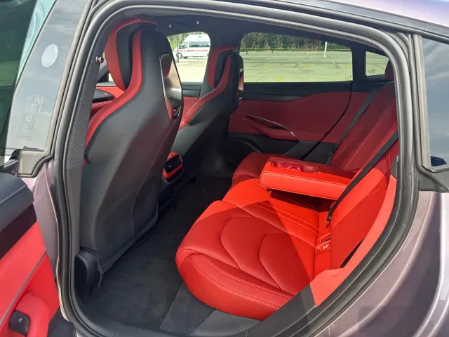 Xiaomi SU7 — Фото автомобиля 5