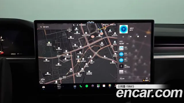 Tesla Model X — Фото автомобиля 13