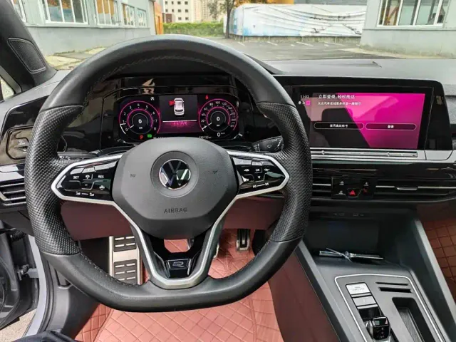 Volkswagen Golf — Фото автомобиля 14