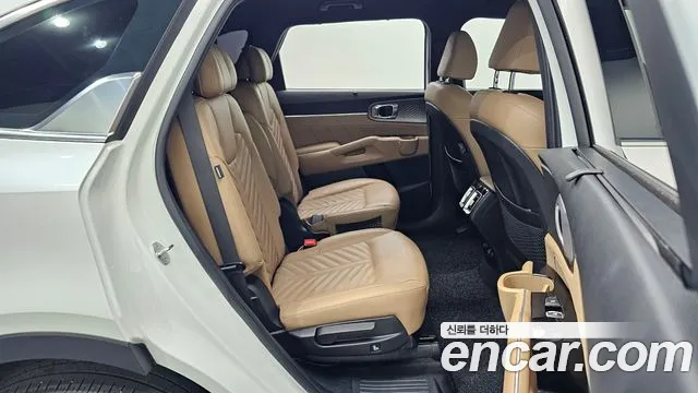 Kia Sorento Новый Sorento 4 поколение Бензин 2.5T 2WD — Фото автомобиля 12
