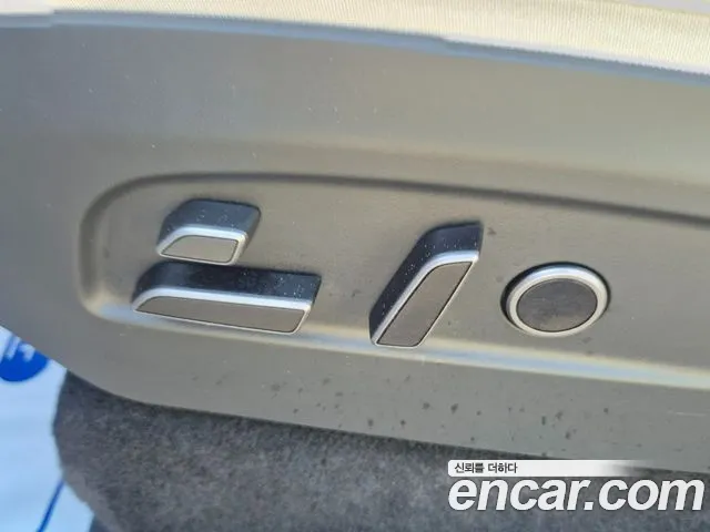 Tesla Model Y — Фото автомобиля 6