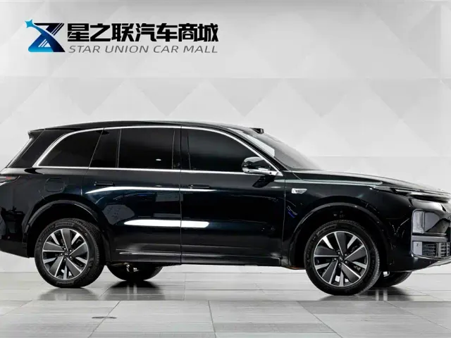 Li Auto L8 — Фото автомобиля 5