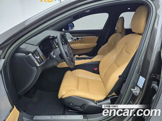 Volvo V90 — Фото автомобиля 10