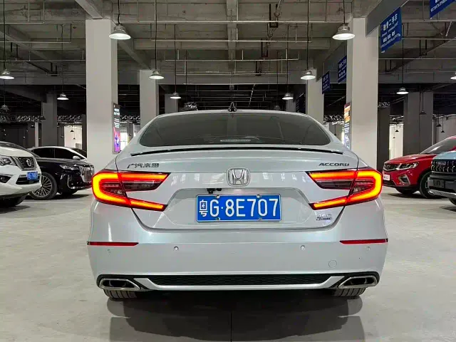 Honda Accord — Фото автомобиля 5