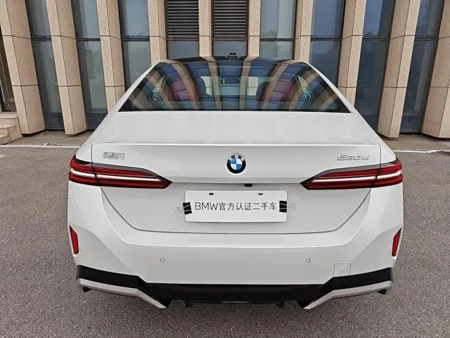 BMW 5 Series — Фото автомобиля 5
