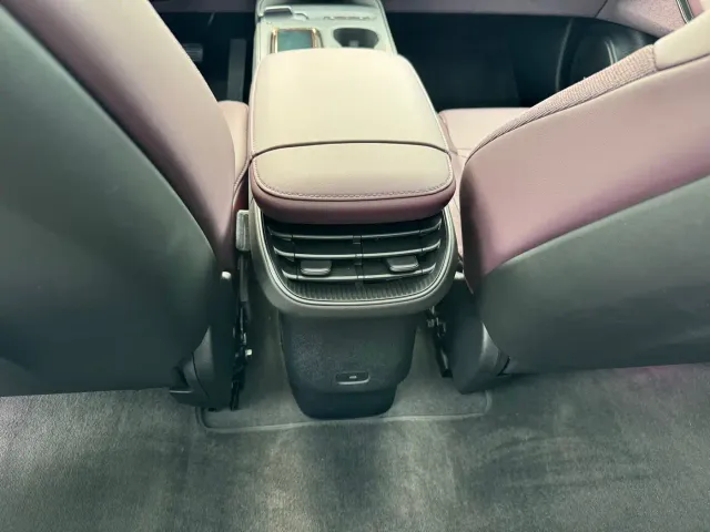 Nio ET5 — Фото автомобиля 16