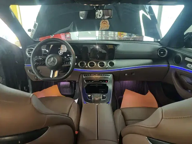 Mercedes-Benz E-Class — Фото автомобиля 9