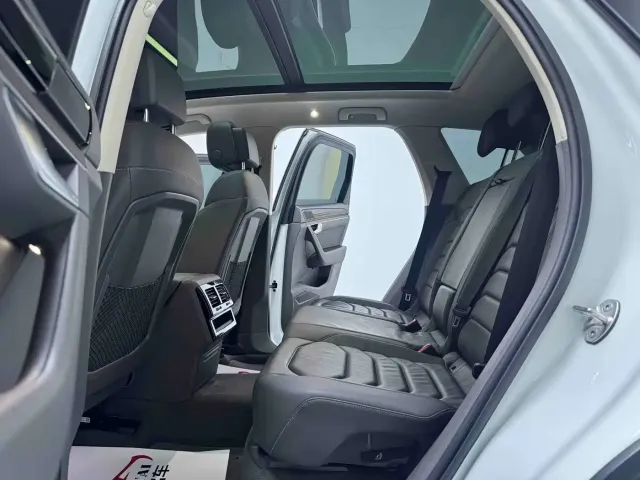Volkswagen Touareg 2022 2.0TSI Rui Shang Edition — Фото автомобиля 14