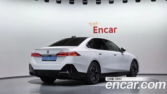 BMW i5 G60 — Фото автомобиля 2