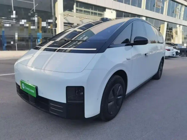 Фотография автомобиля — Li Auto MEGA