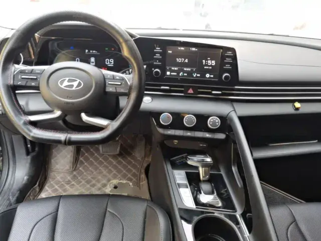 Hyundai Elantra — Фото автомобиля 9