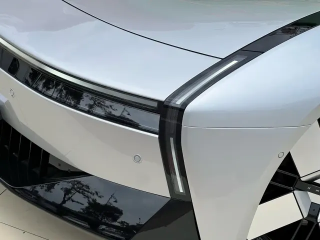 Xpeng P7 — Фото автомобиля 20