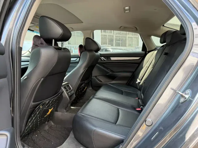 Honda Accord — Фото автомобиля 6