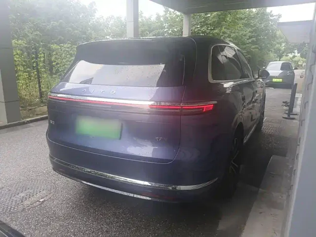 Aito M7 — Фото автомобиля 4