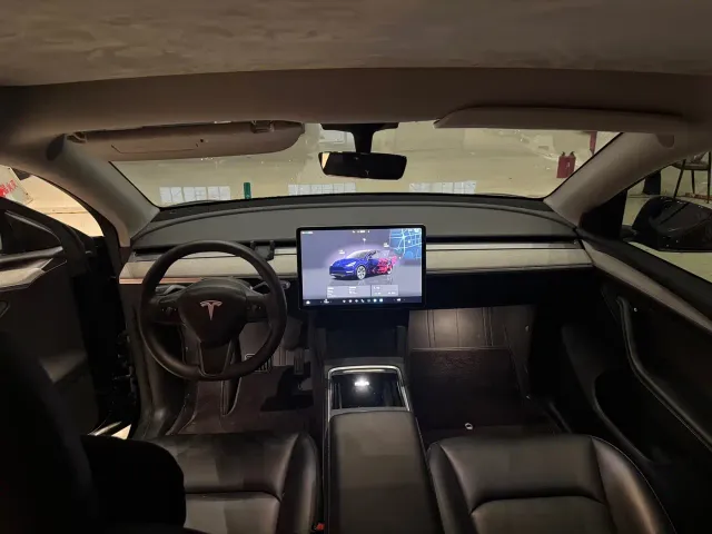 Tesla Model Y — Фото автомобиля 8