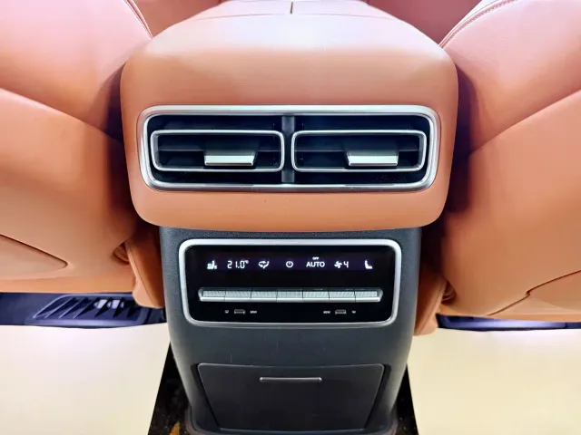 Li Auto L7 — Фото автомобиля 19
