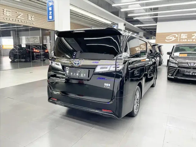 Toyota Vellfire — Фото автомобиля 6