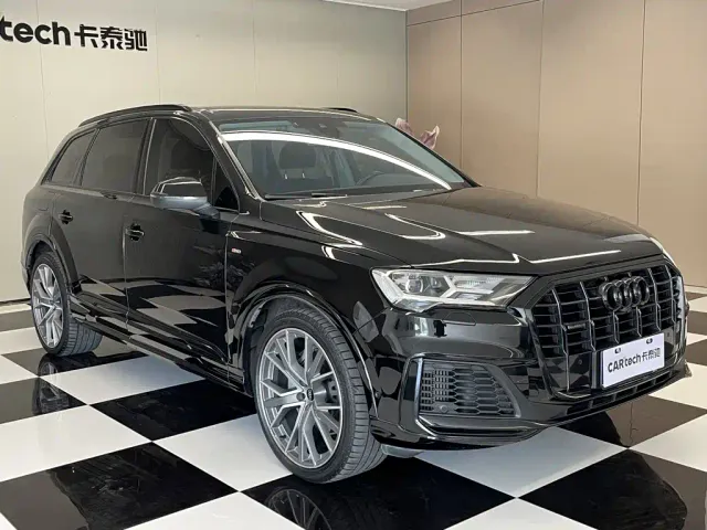 Audi Q7 — Фото автомобиля 2
