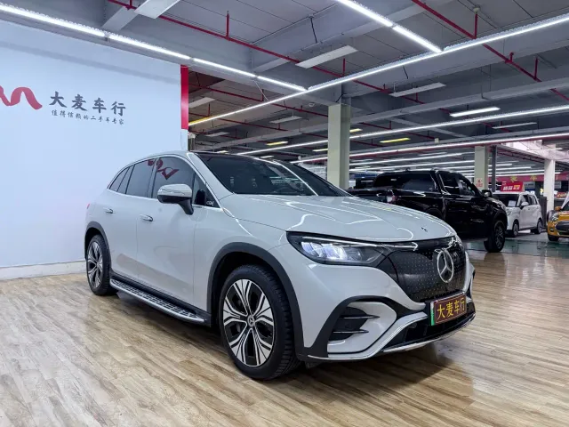 Mercedes-Benz EQE SUV — Фото автомобиля 3