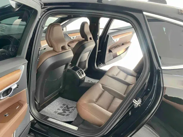 Volvo S90 — Фото автомобиля 5