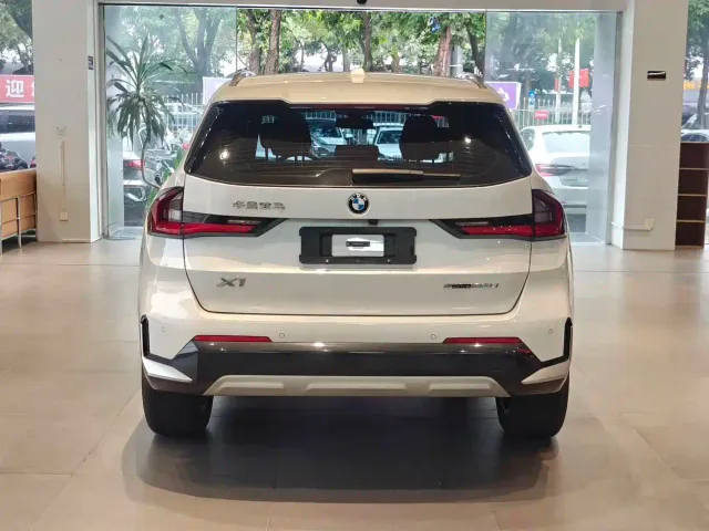 BMW X1 — Фото автомобиля 5