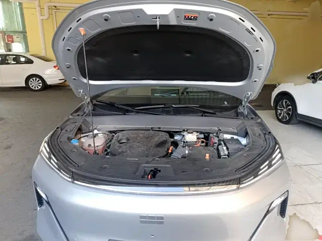 Geely Galaxy Starship 7 EM-i — Фото автомобиля 19