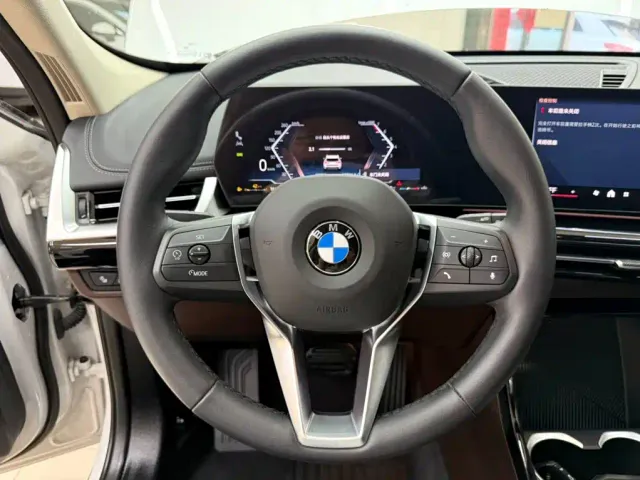 BMW X1 — Фото автомобиля 11