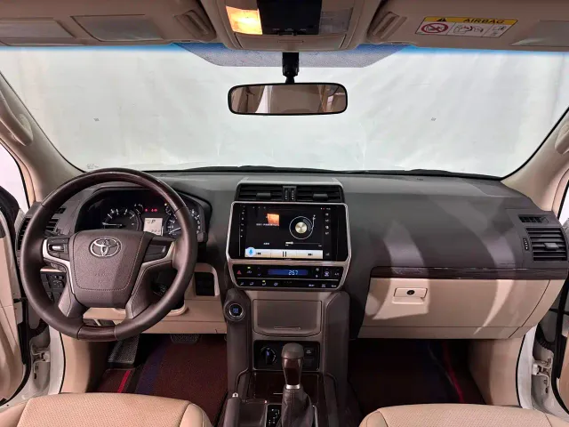 Toyota Prado — Фото автомобиля 7