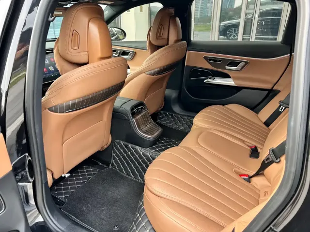 Mercedes-Benz E-Class — Фото автомобиля 10