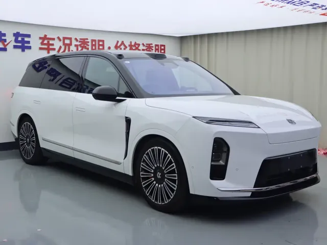 Nio ES8 — Фото автомобиля 2